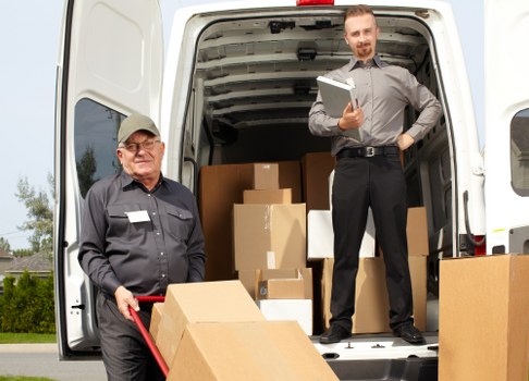 Low-carbon moving van used by Finsbury Park movers for greener relocations